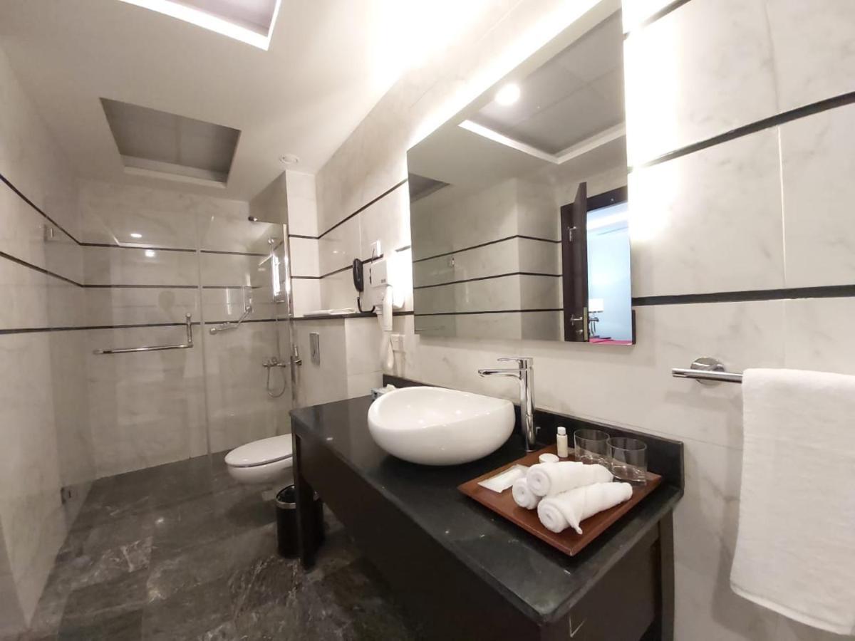 Basrah International Airport Hotel ภายนอก รูปภาพ