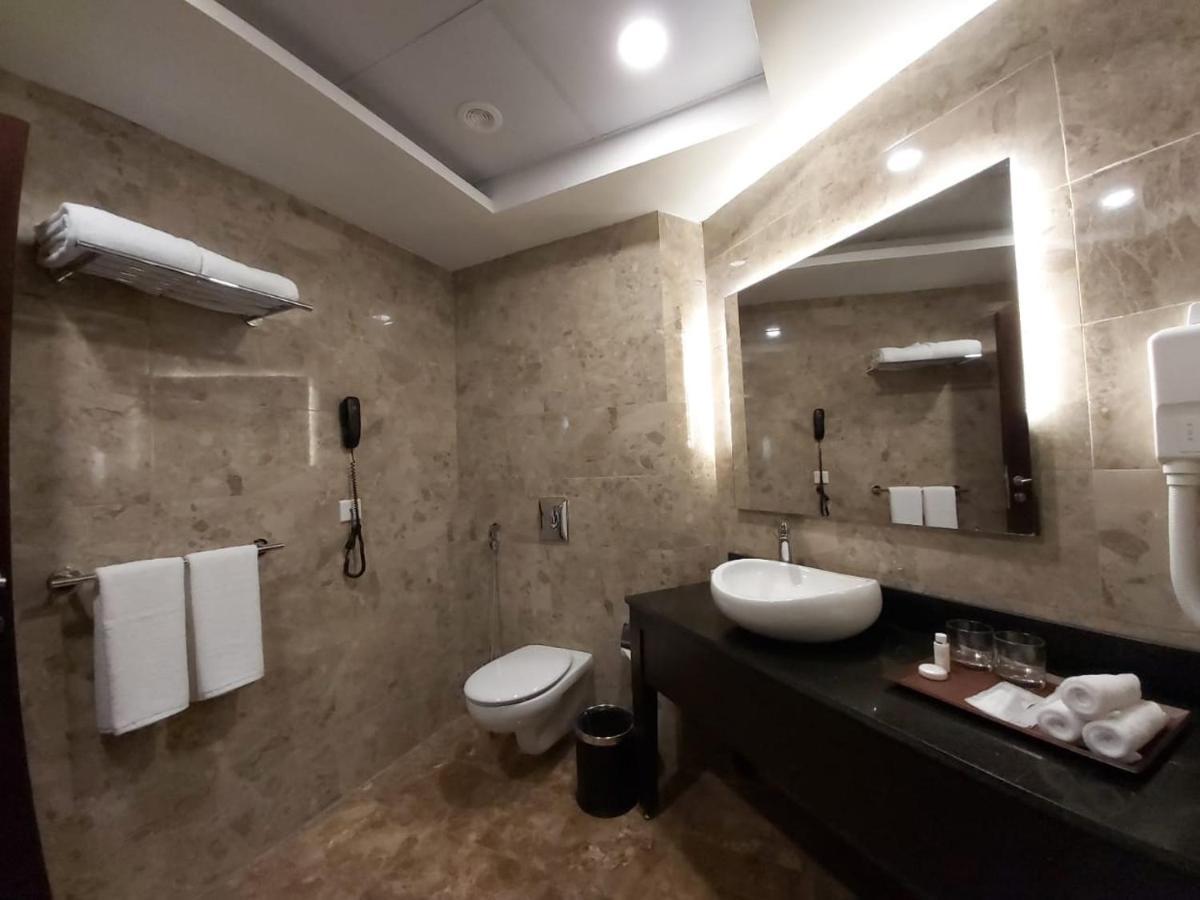 Basrah International Airport Hotel ภายนอก รูปภาพ