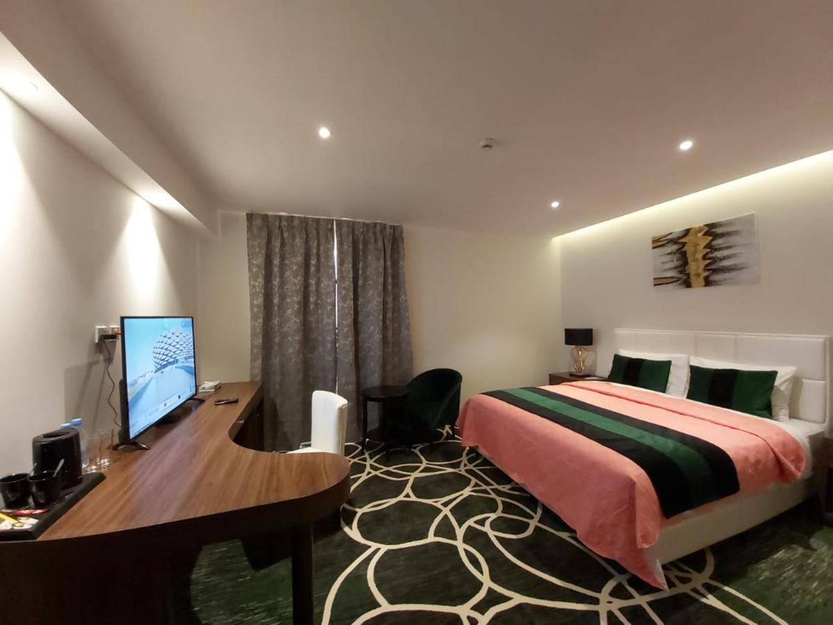 Basrah International Airport Hotel ภายนอก รูปภาพ