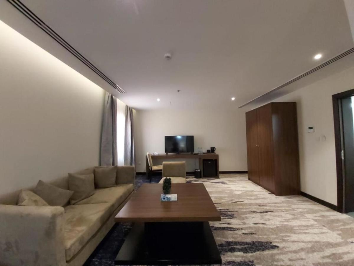 Basrah International Airport Hotel ภายนอก รูปภาพ